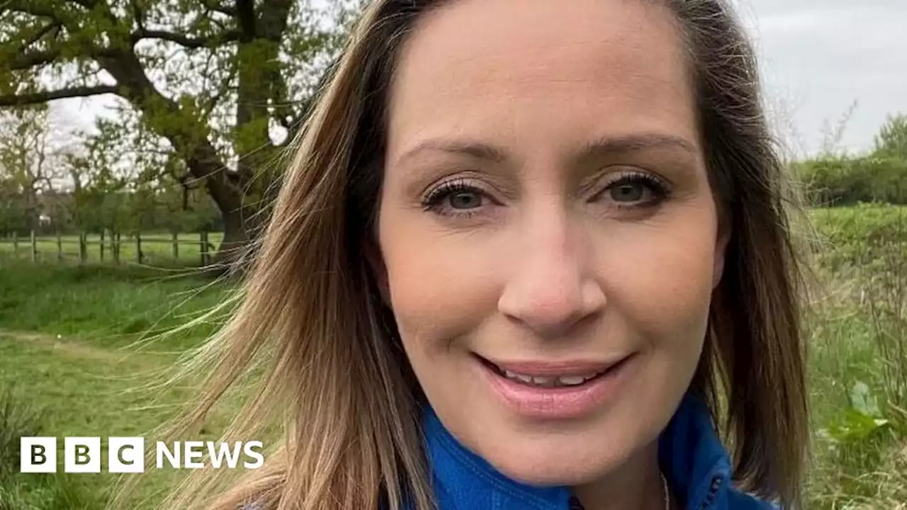 Nicola Bulley: Yellow ribbons left near where mother last seen