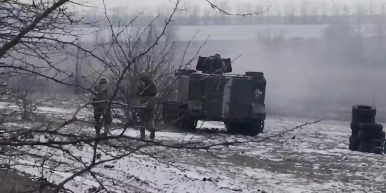 War in Ukraine: Russia pushes advance on Bakhmut, bolsters defenses in south