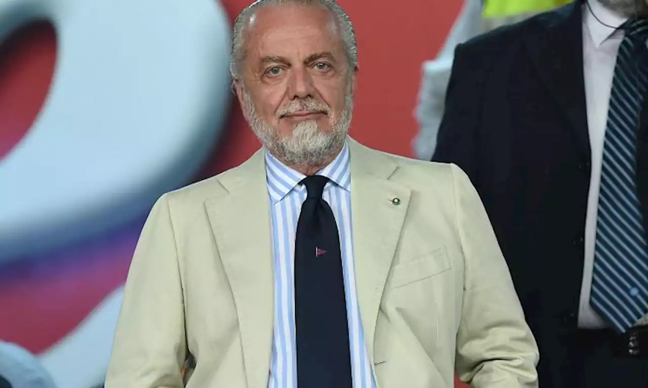 Napoli, De Laurentiis scherza con i tifosi: 'Il cinque non si dà' VIDEO