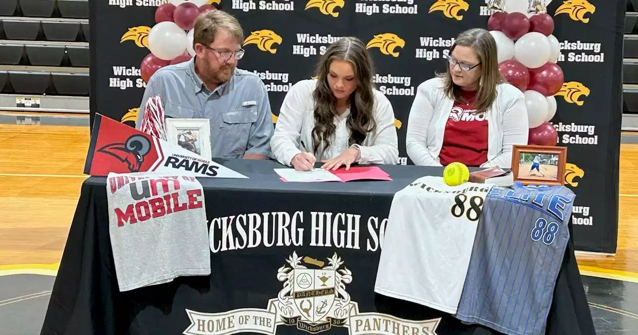 Wicksburg softball player Kylie Barnes signs with University of Mobile