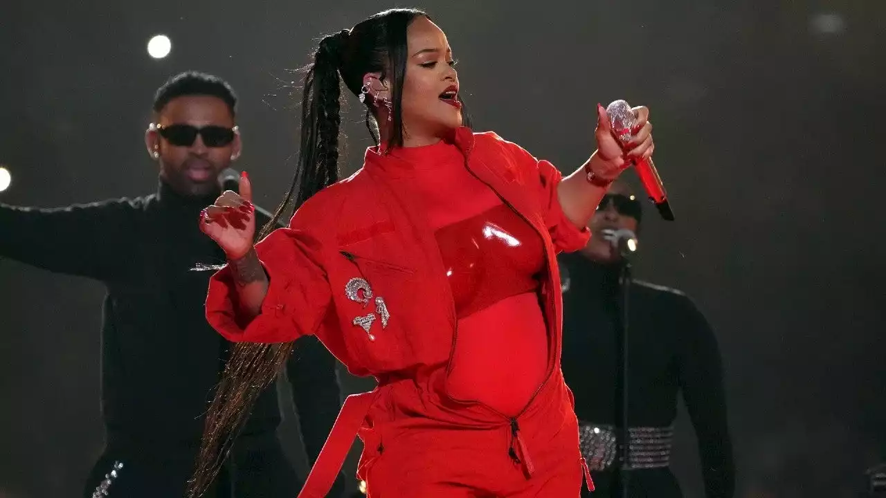 Watch Rihanna Celebrate Super Bowl Halftime Show, Pregnancy Reveal