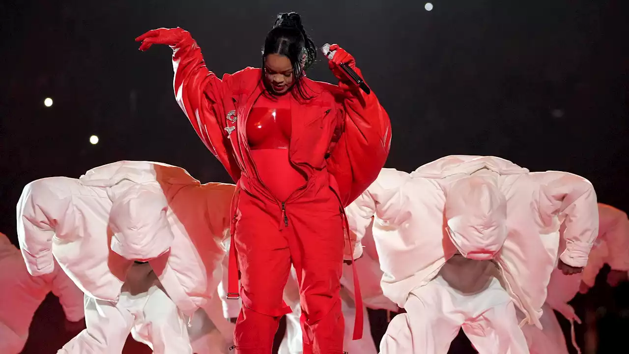 Halftime show : Rihanna revient sur scène, au Super Bowl, de nouveau enceinte