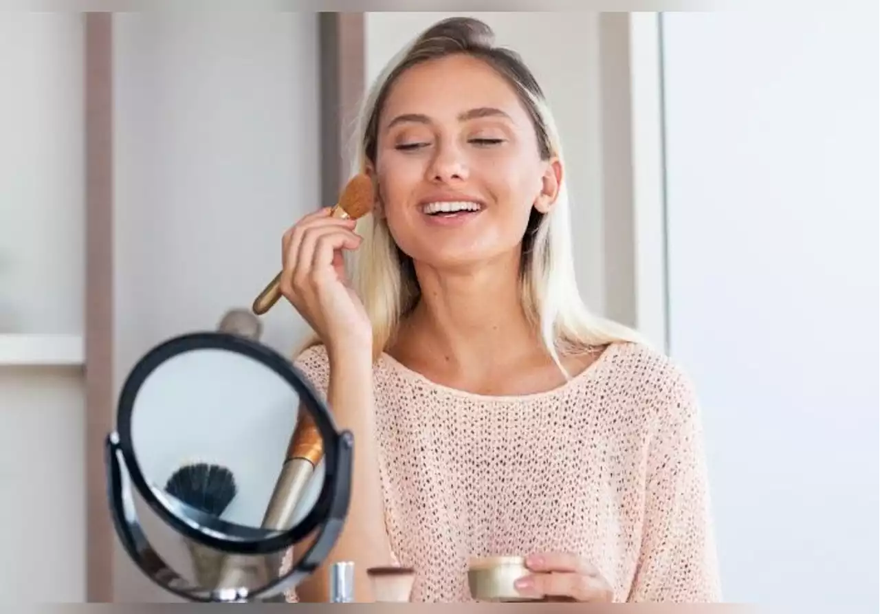 Le sticker : ce nouvel accessoire qui permettrait de réussir son contouring à tous les coups