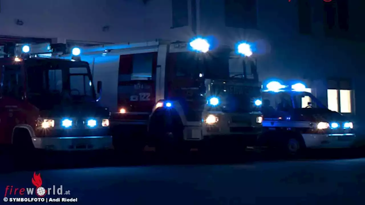 D: Feuerwehr Hamburg rettet vierköpfige Familie aus Lebensgefahr