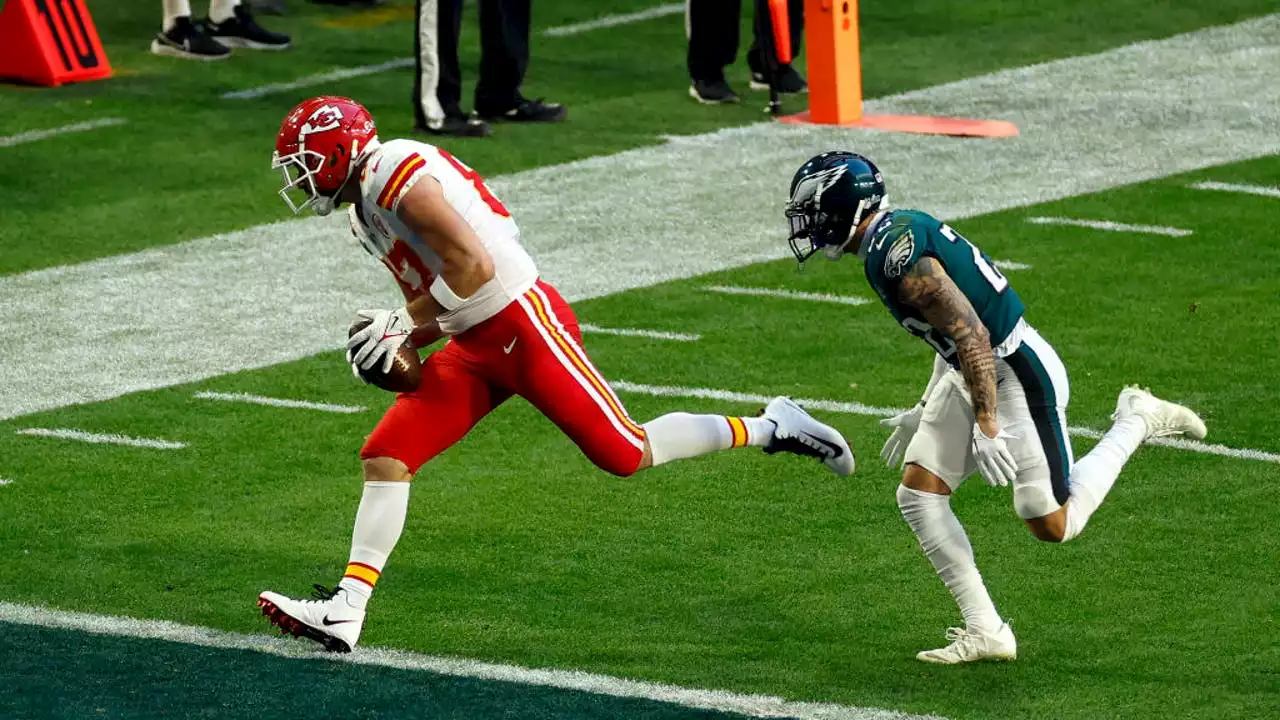 Super Bowl 2023: Chiefs, Eagles showcase their offense in first quarter