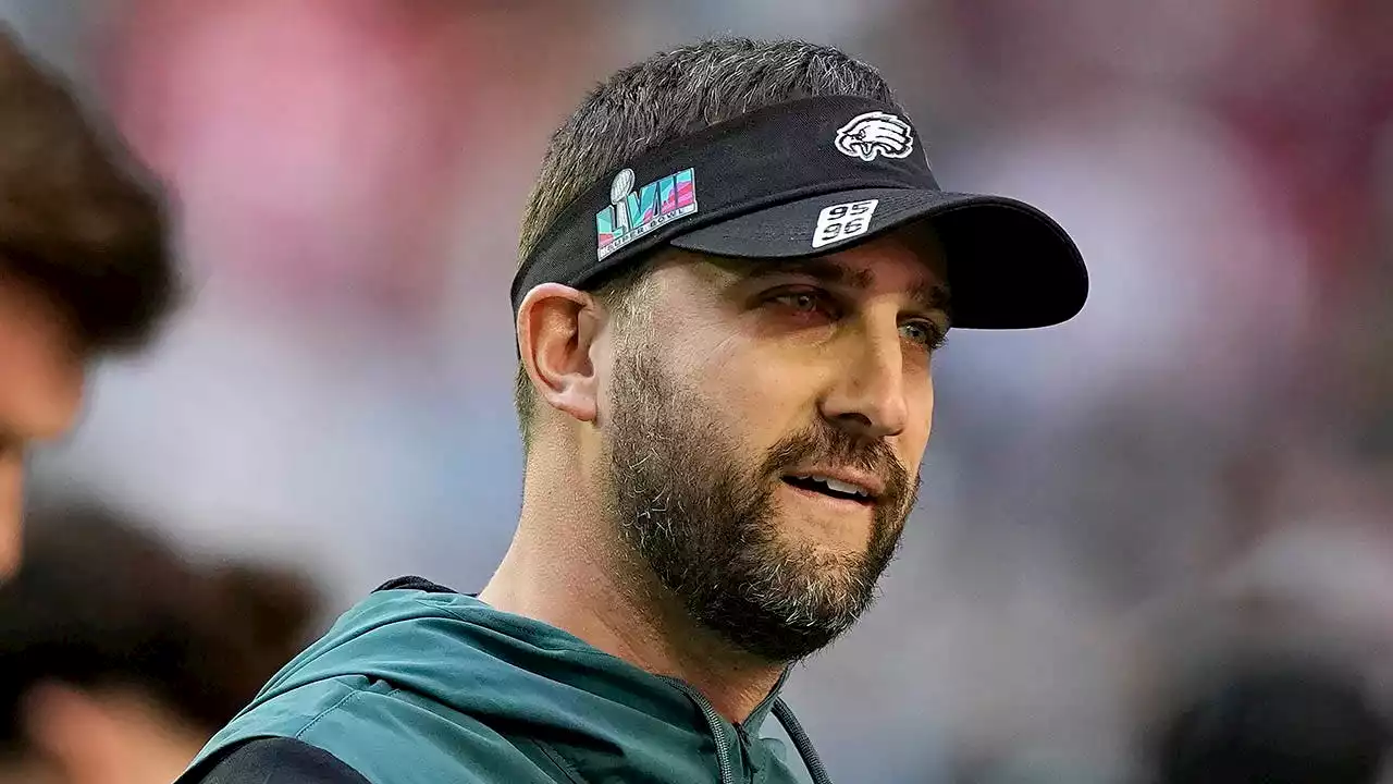 Eagles' Nick Sirianni lets tears flow during national anthem before Super Bowl start