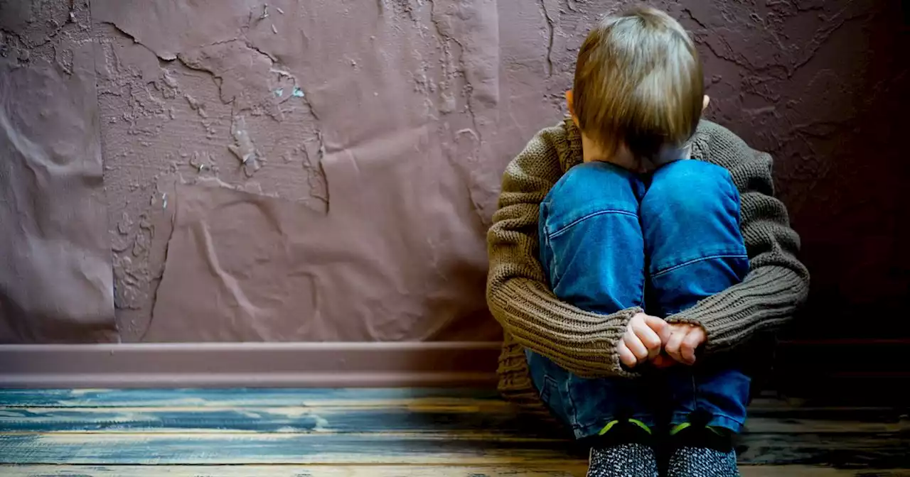 Glasgow children kept in filthy fly-infested flat and slept on soiled mattress