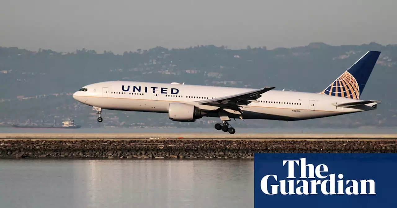 United flight from Hawaii plunged to within 800ft of Pacific Ocean