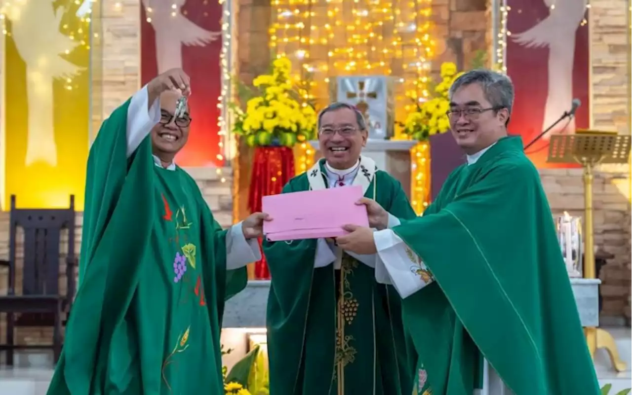 Fr Lazarus Swinie installed as Rector of St Theresa’s Church Serian