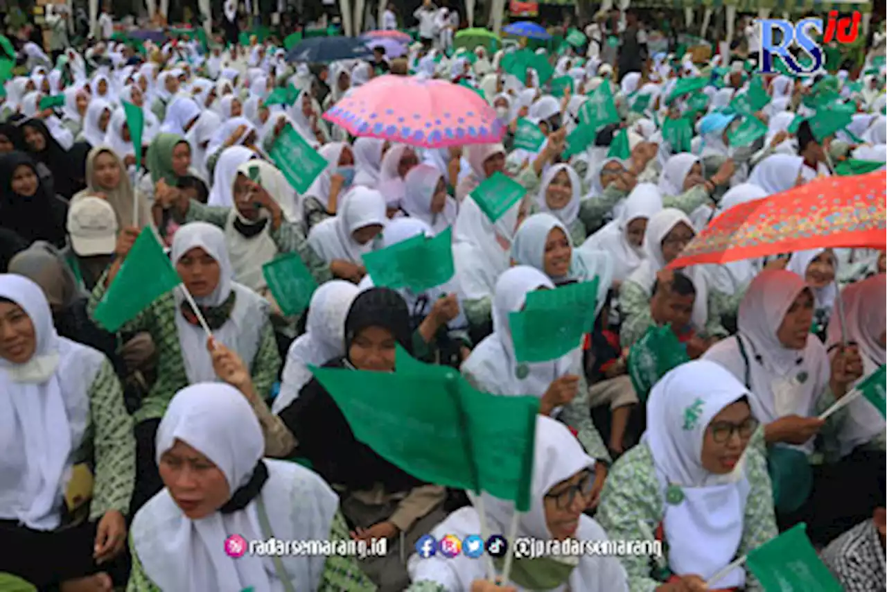 Apel Akbar Satu Abad Nahdatul Ulama, Ribuan Kader NU Hijaukan Simpang Lima Semarang