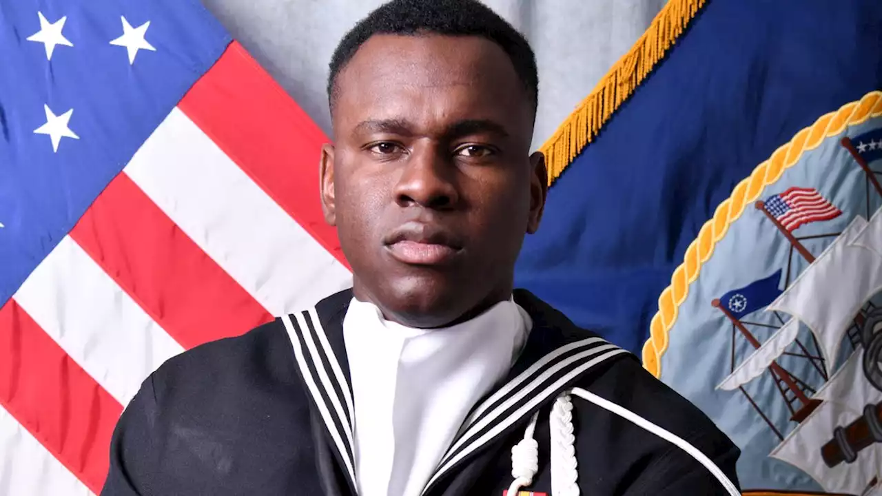 Super Bowl 2023: Florida sailor was the Navy flag bearer at Eagles, Chiefs game