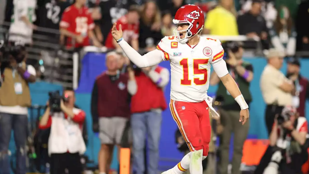 Super Bowl LVII: Chiefs outlast Eagles 38-35