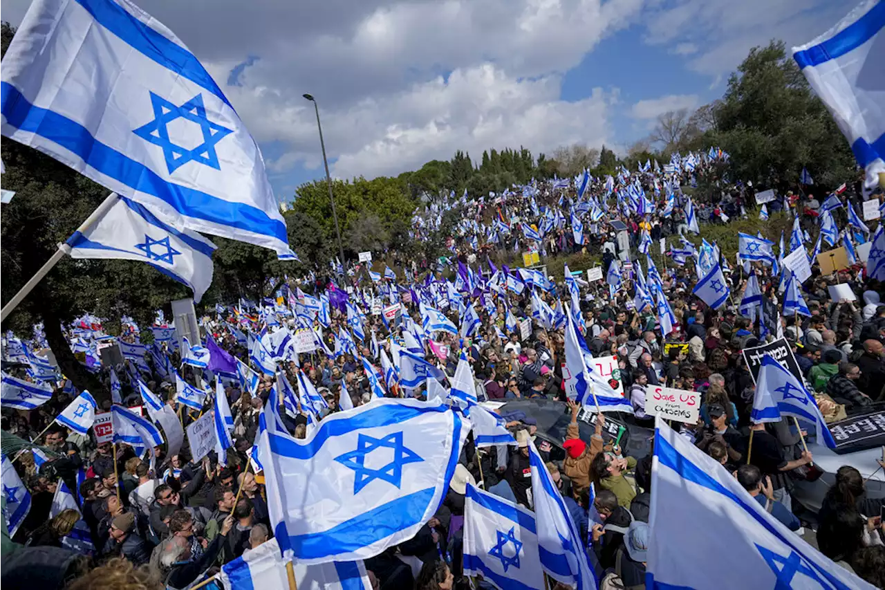 Thousands march in Israel as Netanyahu allies push overhaul