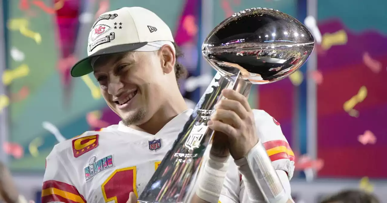 Patrick Mahomes overcomes ankle injury to lead Chiefs past Eagles in Super Bowl LVII