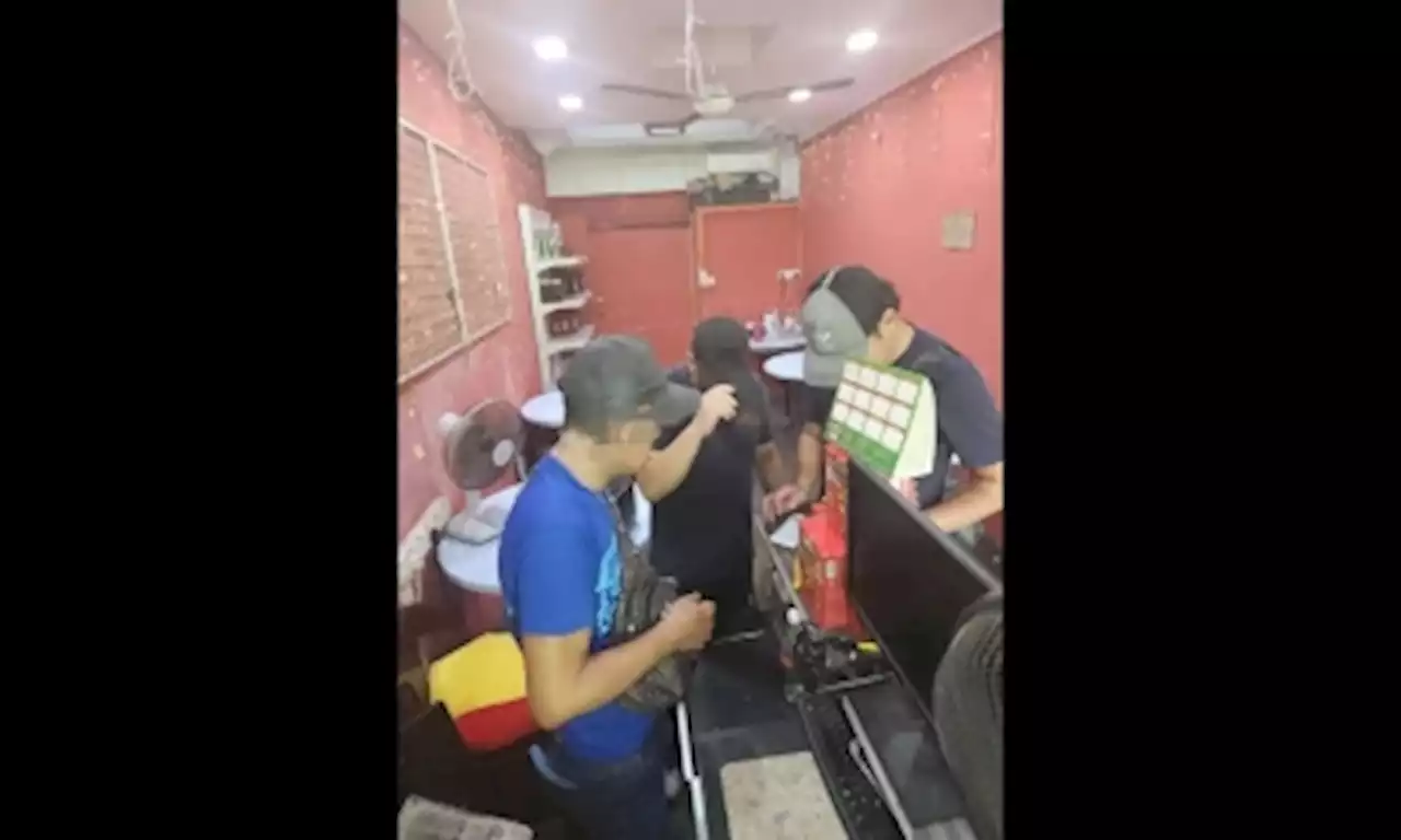 Kuching police arrest eight for allegedly being involved in online gambling