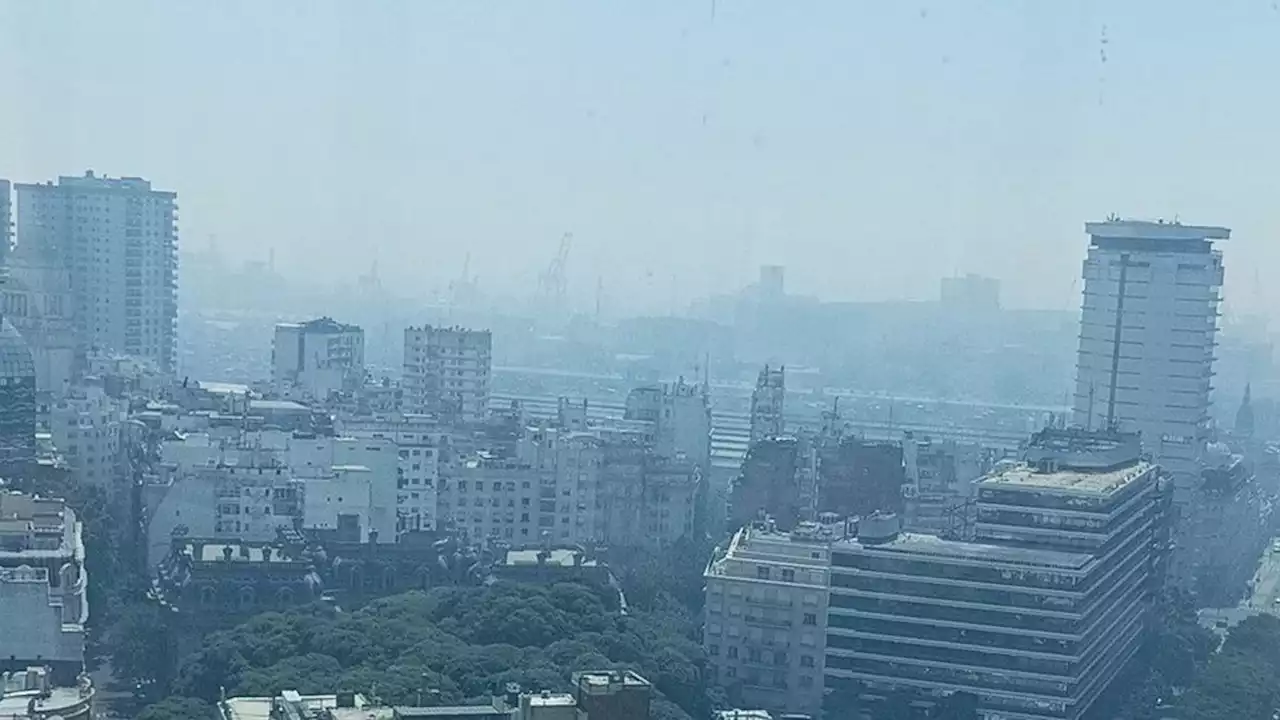 El humo de los incendios del Delta llegó a la Ciudad y el Conurbano