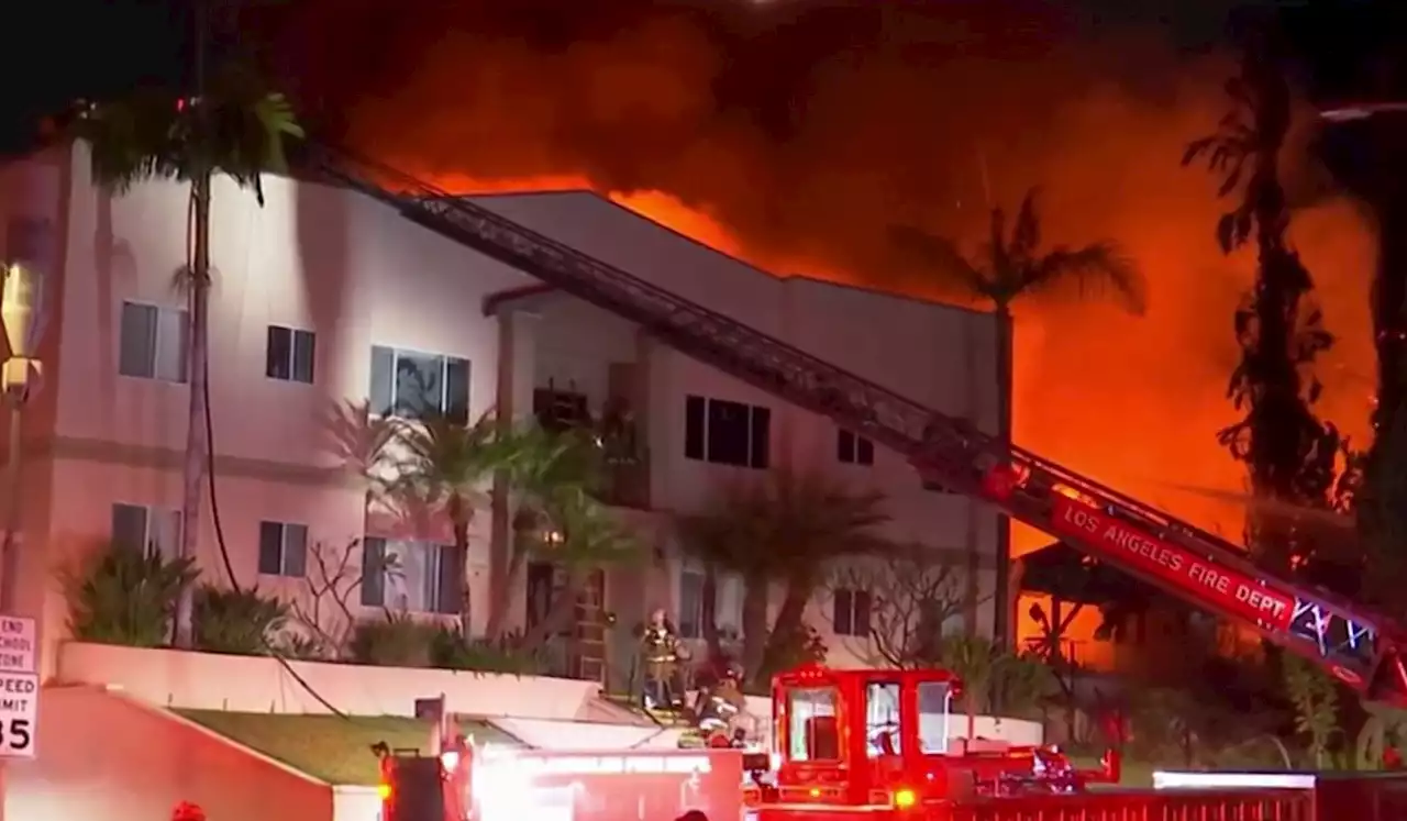 Residents Forced From Homes When Fire at Vacant House Spreads to Westlake Apartments