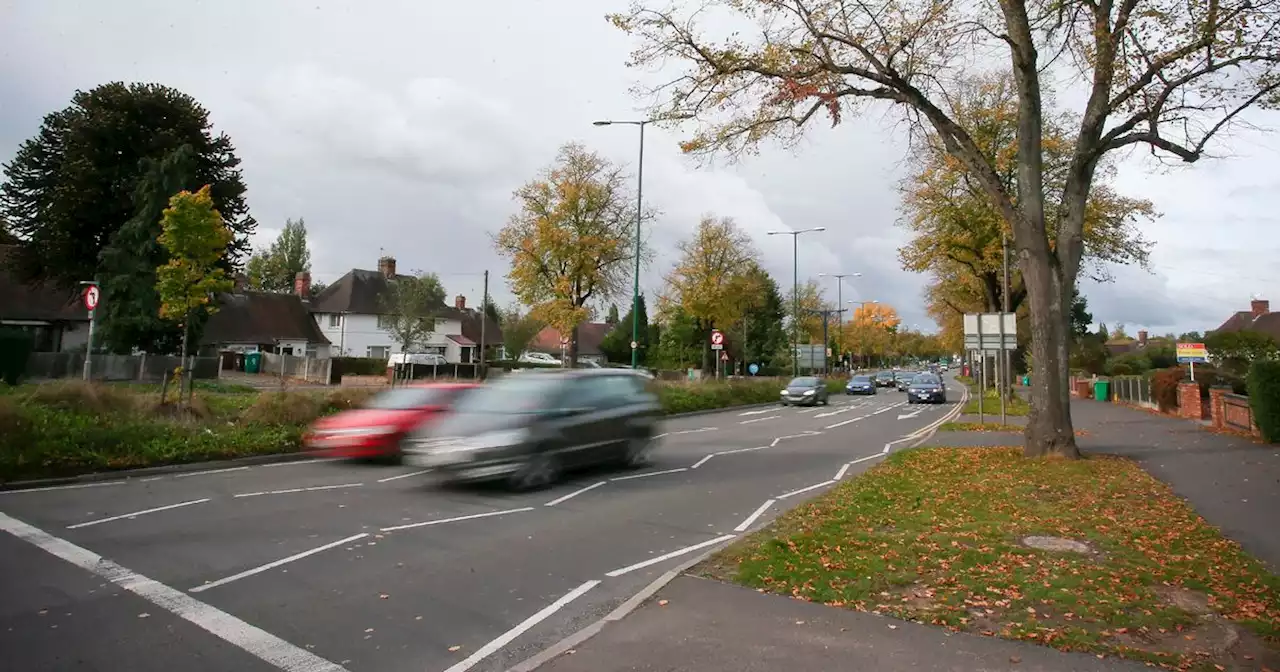 Crash closes lane on busy road in Nottingham