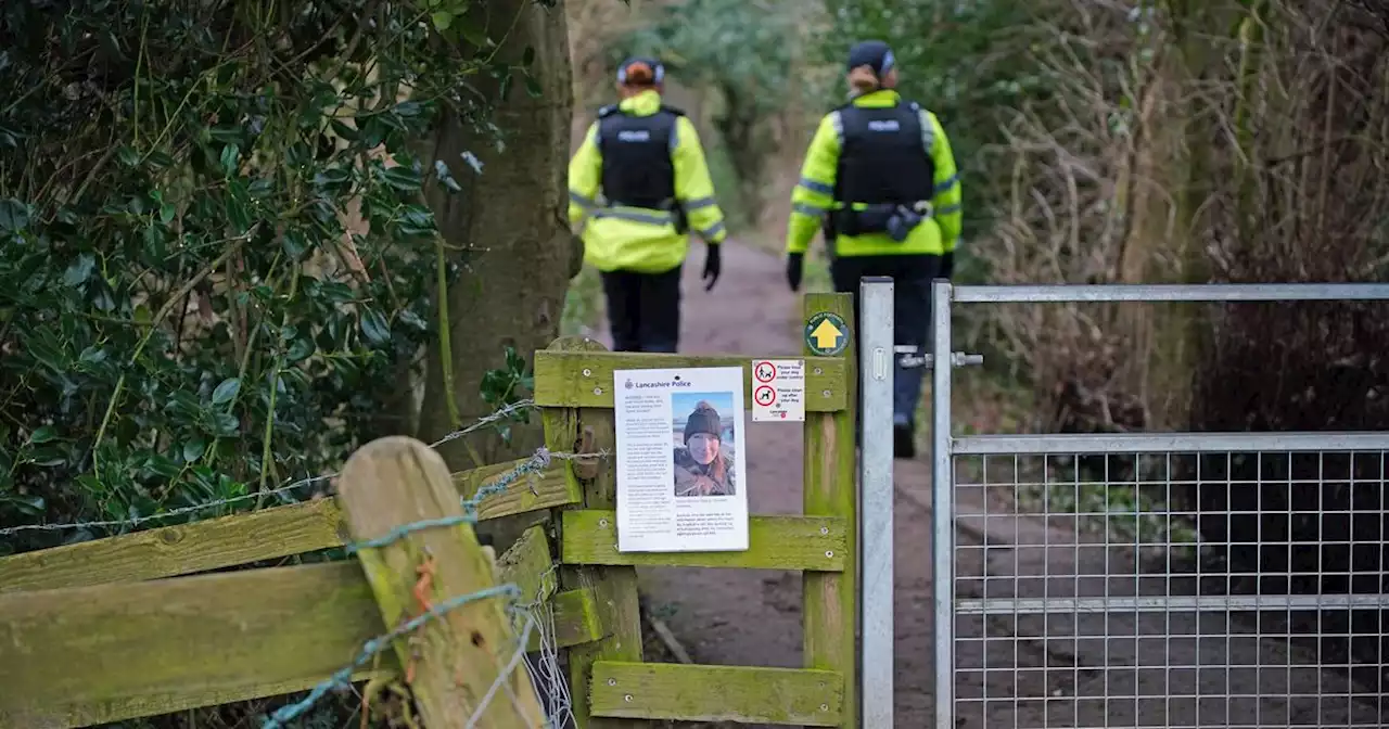 Nicola Bulley's friends and family leave handwritten messages on yellow ribbons