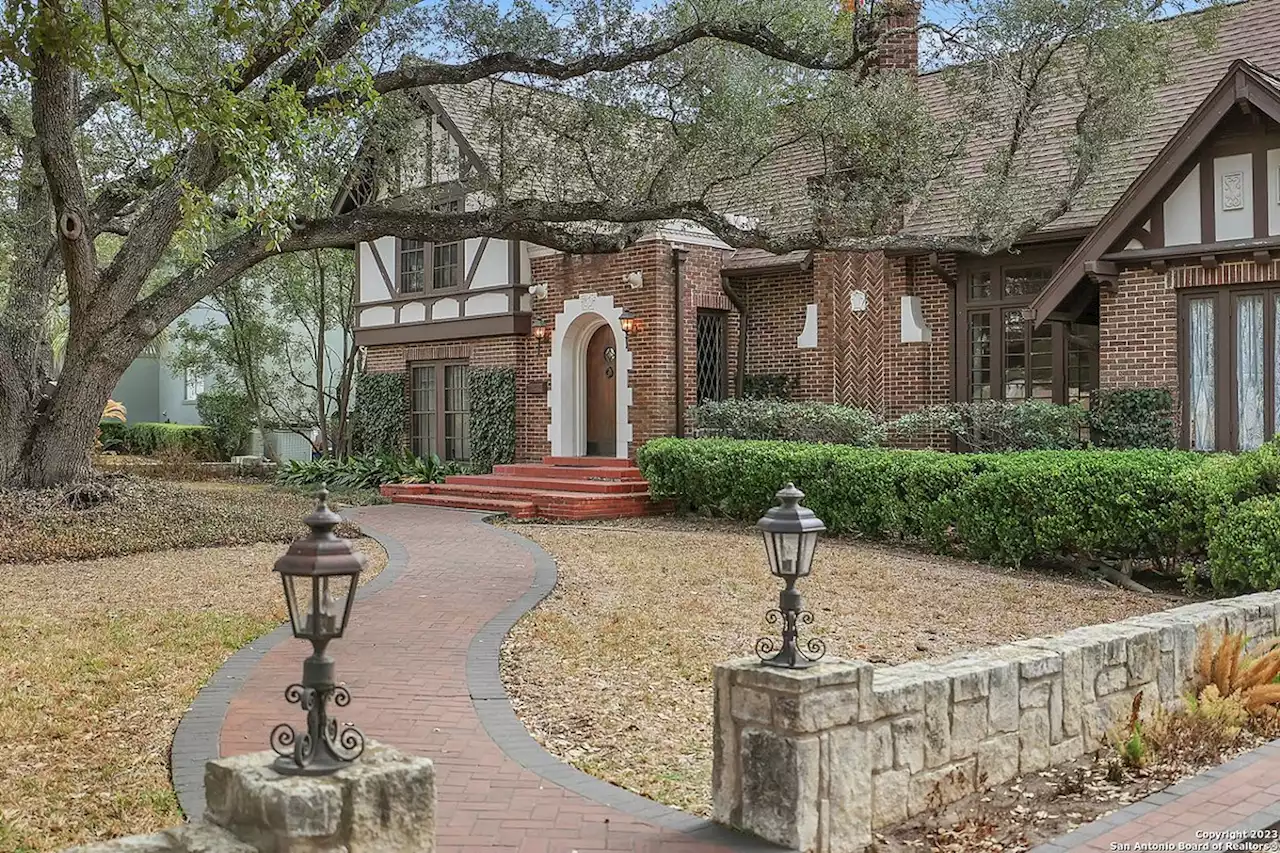 This 1929 San Antonio mansion was built by a top builder behind Monte Vista's fanciest homes