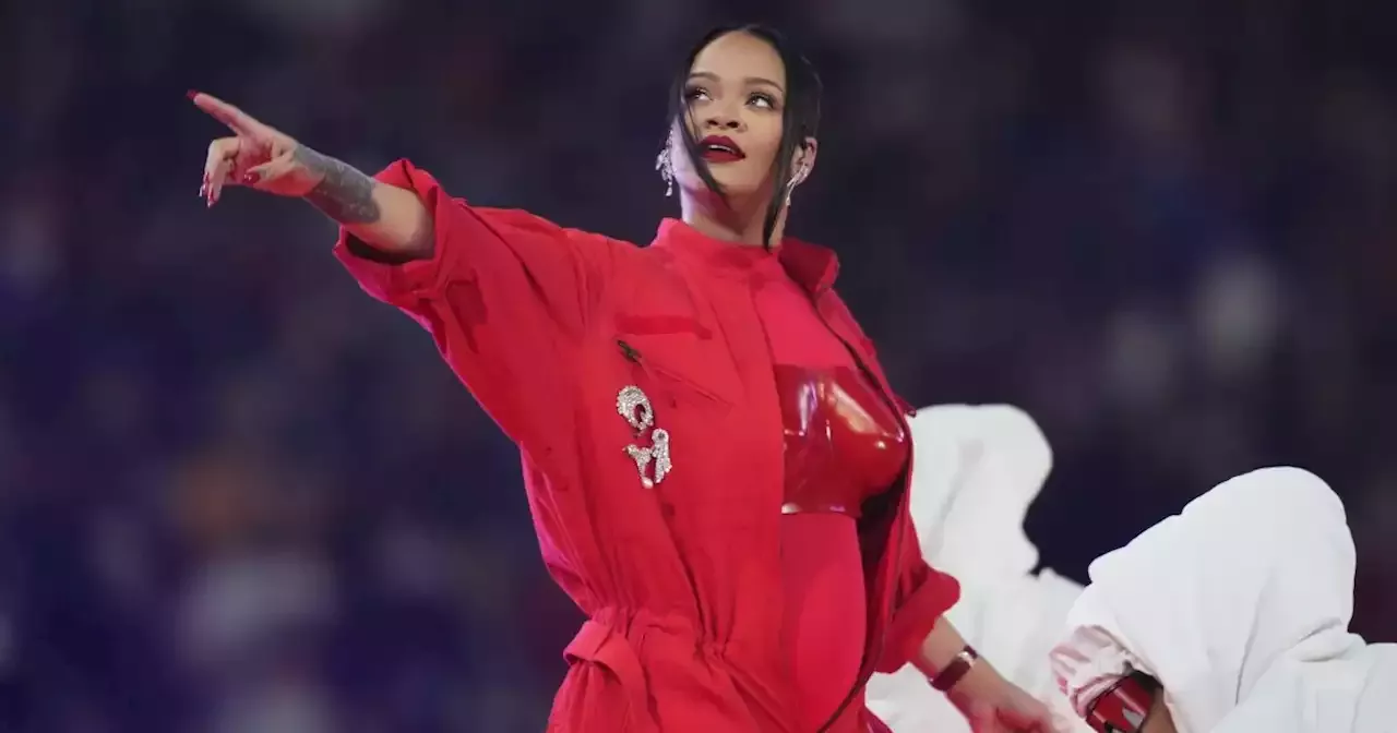 Review: Rihanna fumbled her Super Bowl halftime show, rushing through  snippets of 13 songs in 13 minutes - The San Diego Union-Tribune