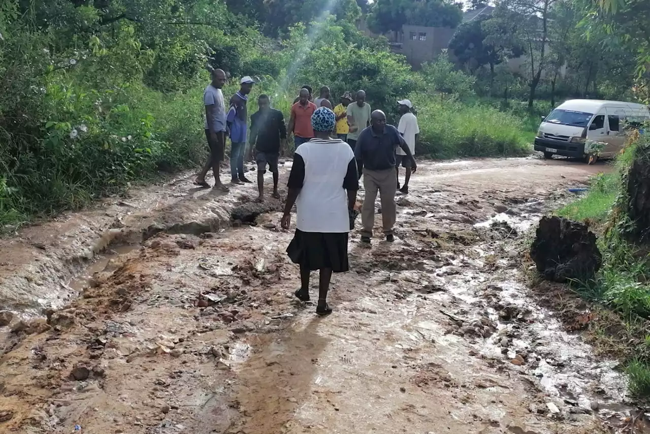 People unable to go to work or school as floods cause havoc in Limpopo | The Citizen