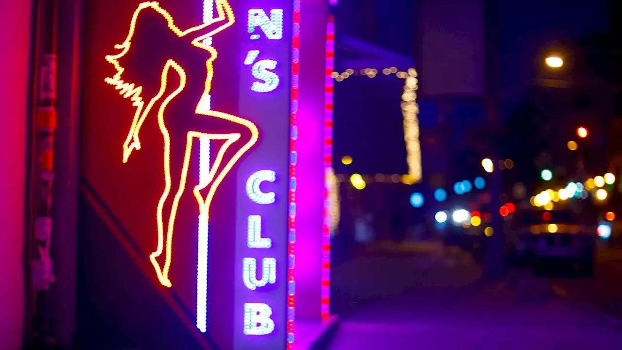 Things To Never Say To A Strip Club Performer