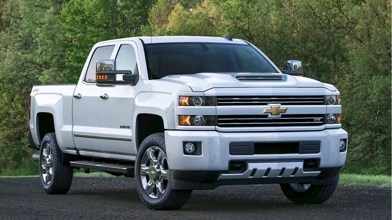 GM recalls 55,000 trucks, SUVs for separating axles, fuel pump failures - Autoblog