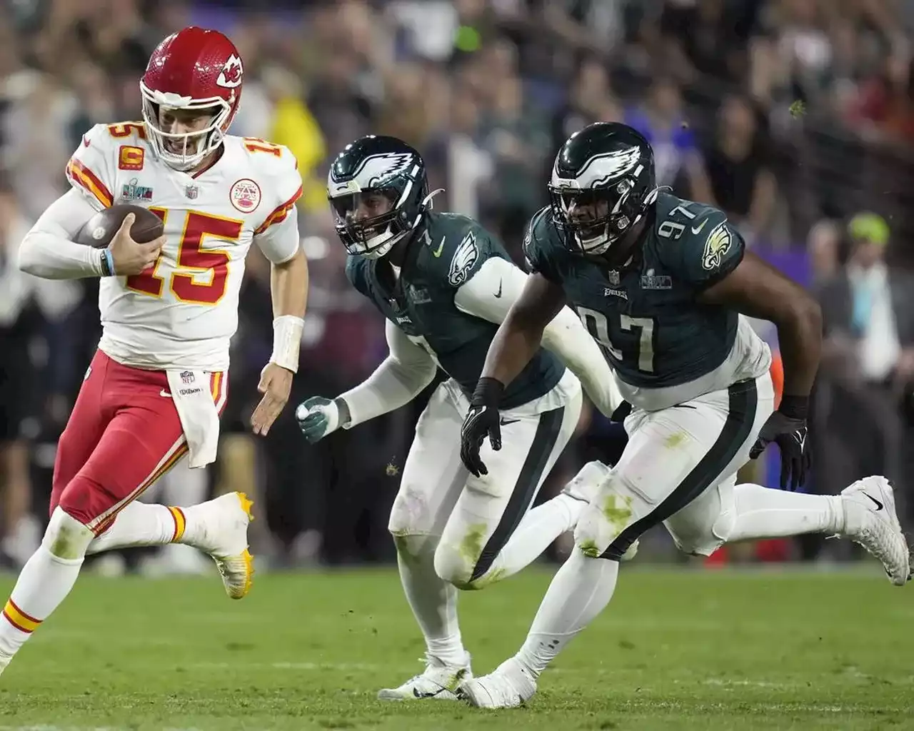 Super Bowl magic: Mahomes, Chiefs beat Eagles 38-35