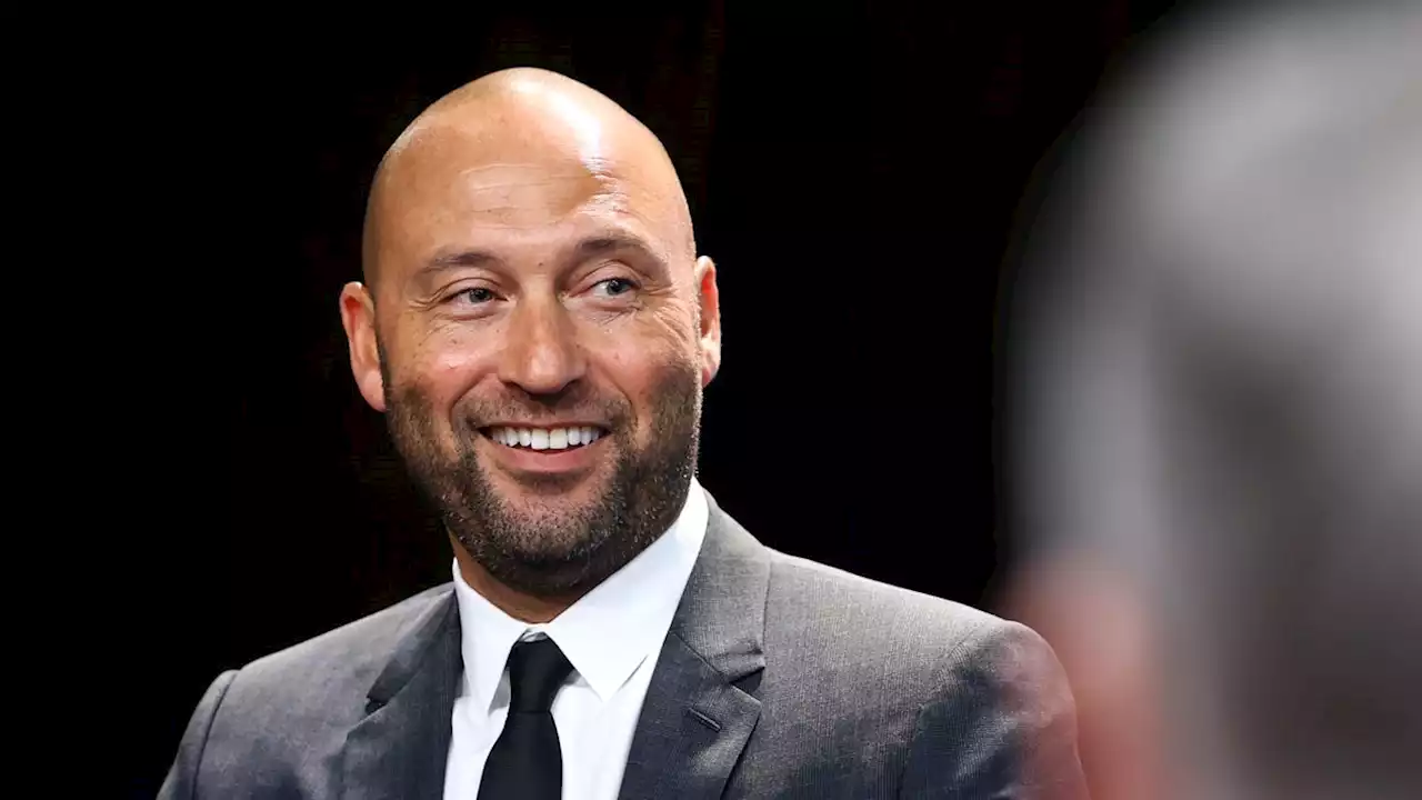 Derek Jeter revealed as new Fox MLB analyst during Super Bowl 57 broadcast