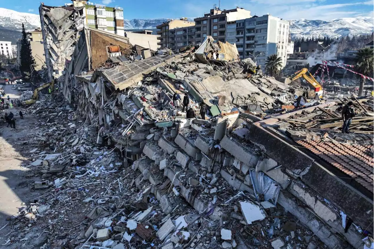 Suman más de 35 mil muertos por terremoto en Turquía y Siria