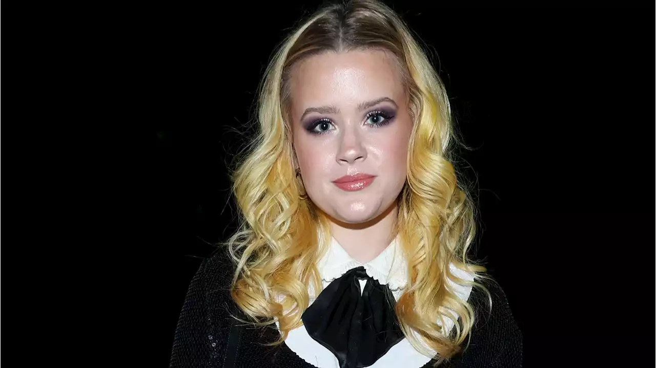 Ava Phillippe, la fille de Reese Witherspoon, de passage à Paris pour le défilé Celine