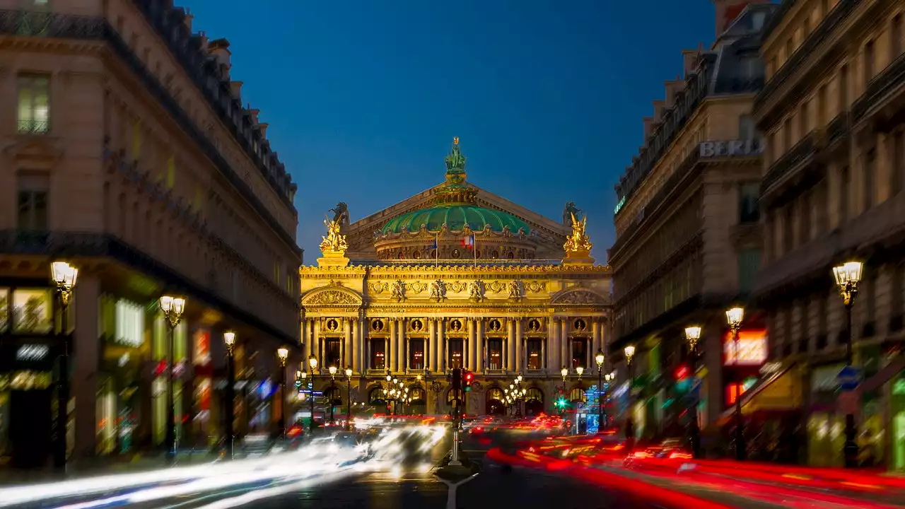 Une nuit à l'Opéra de Paris sous les ors du palais Garnier, vous en rêviez ? Airbnb l'a fait