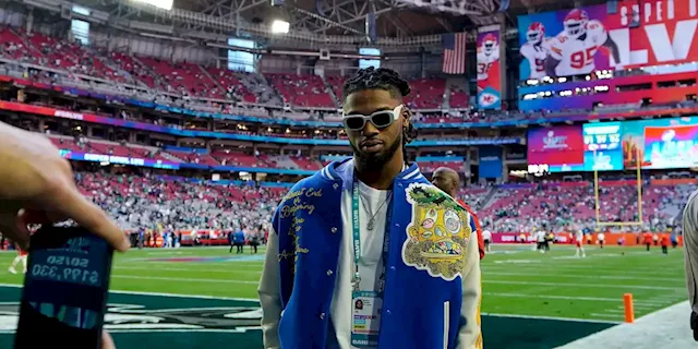 Damar Hamlin makes appearance on field at Super Bowl