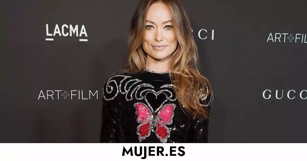 El polo blanco de Mango que Olivia Wilde lleva sin sujetador y triunfará esta primavera