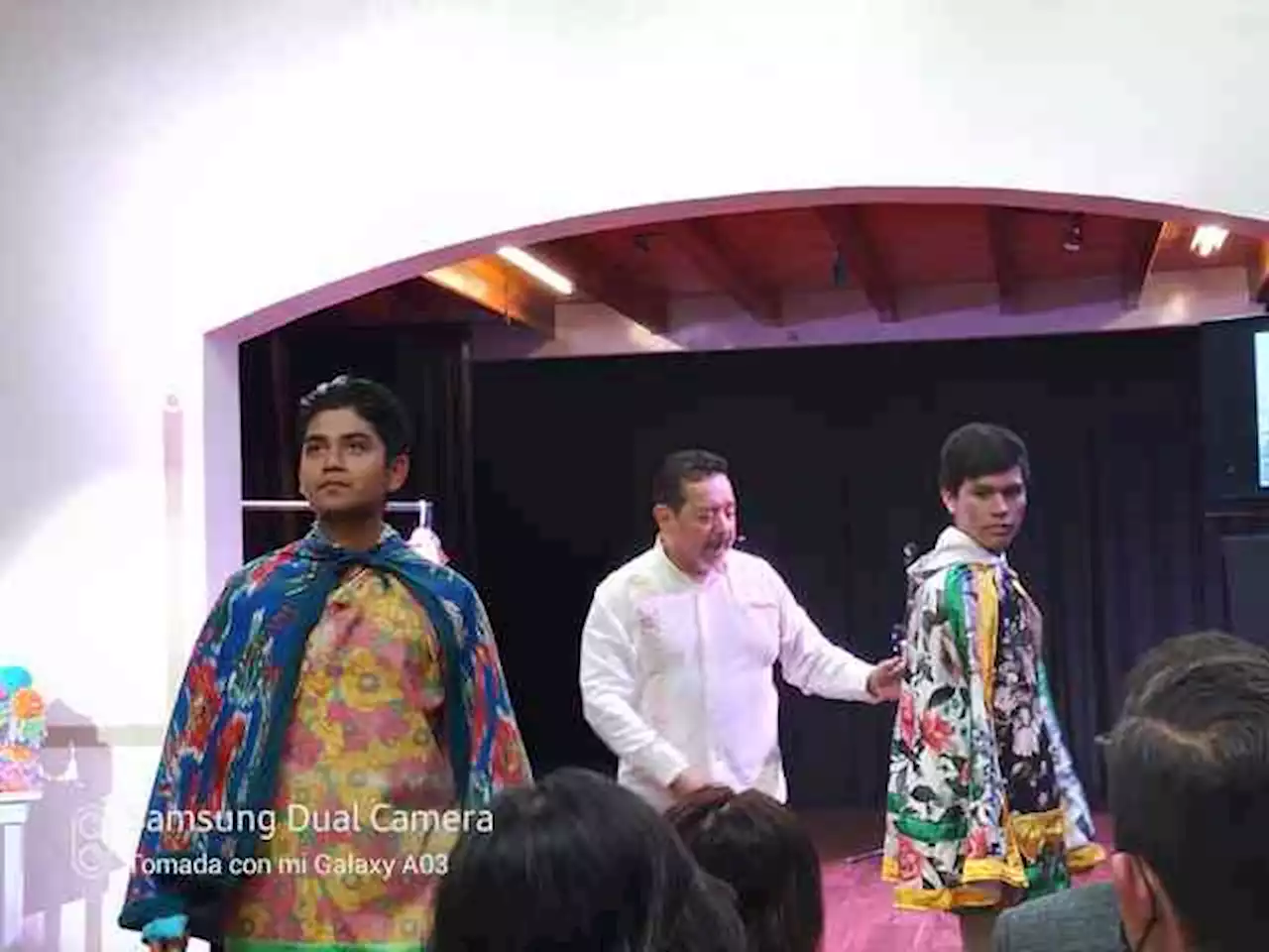 Exponen en Xalapa trajes de la danza “La Negreada” de Alto Tío Diego, Alto Lucero