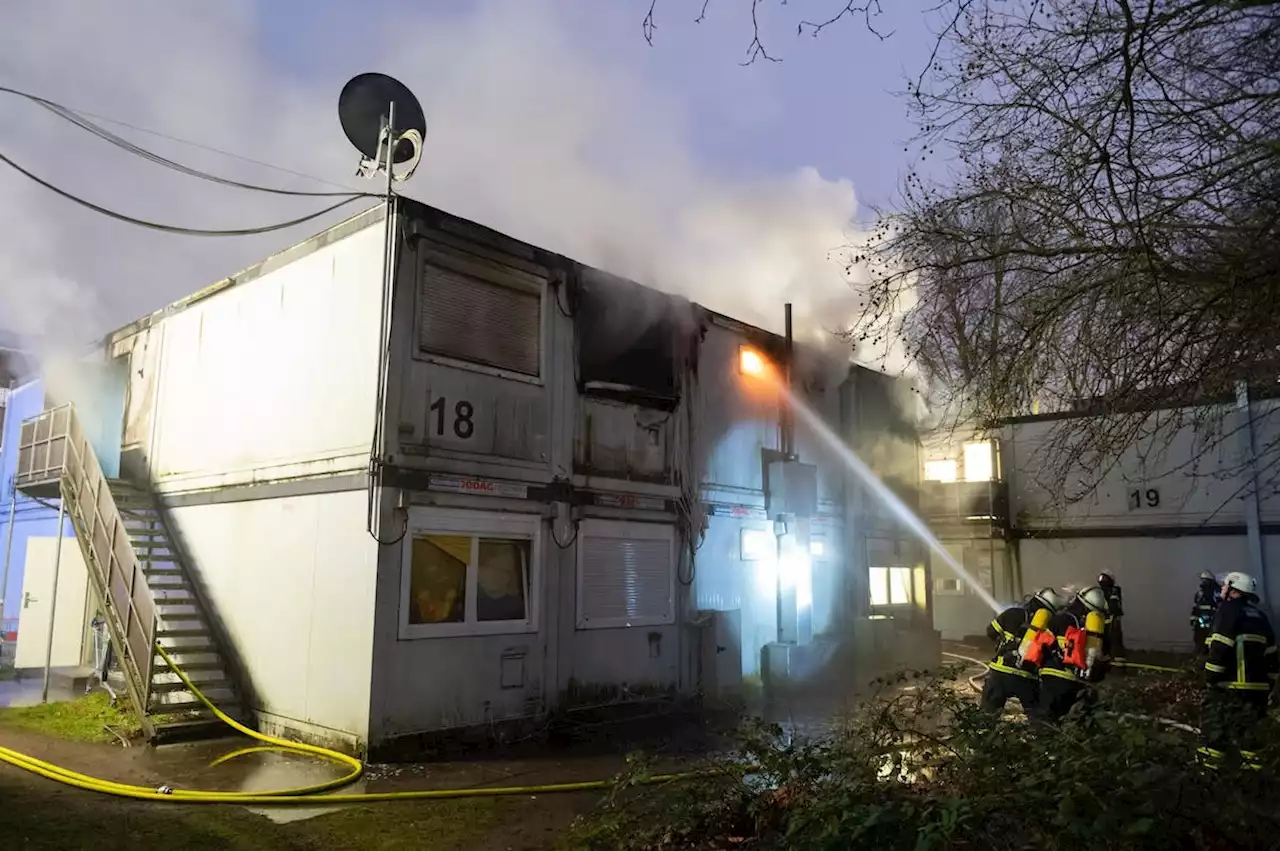 Ein Toter bei Feuer in Hamburger Flüchtlingsunterkunft