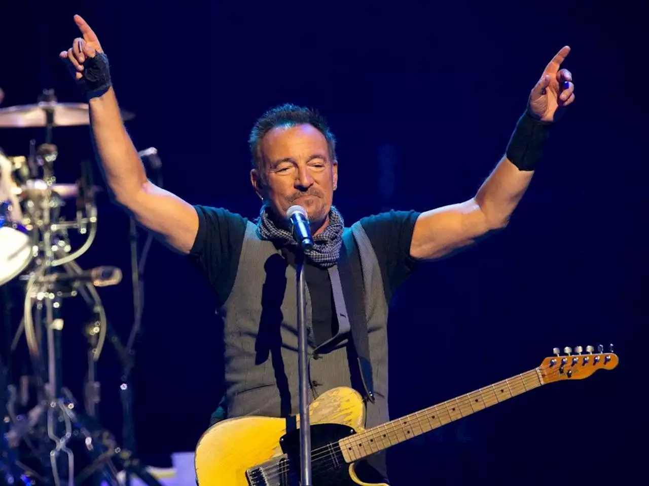 Bruce Springsteen, Chicks announce Calgary dates