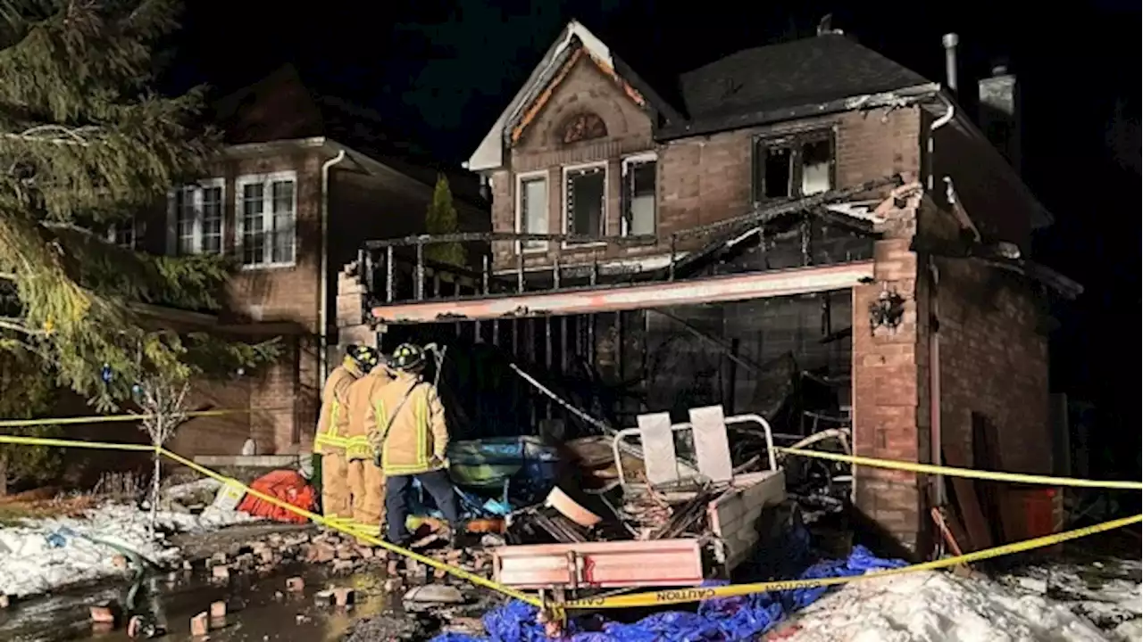 Video shows plumes of smoke billowing out of Aurora home