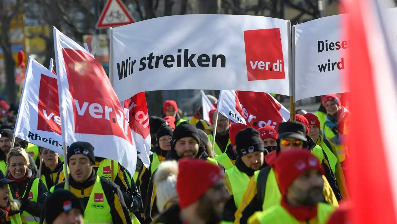 Tarifstreit im öffentlichen Dienst: Ver.di droht mit flächendeckenden Warnstreiks