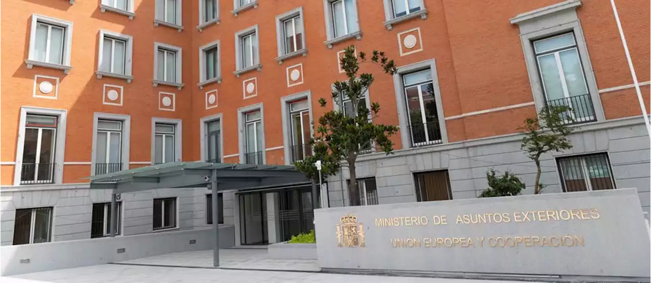 La renuncia de una auxiliar destapa las tensiones en la Embajada española en La Haya