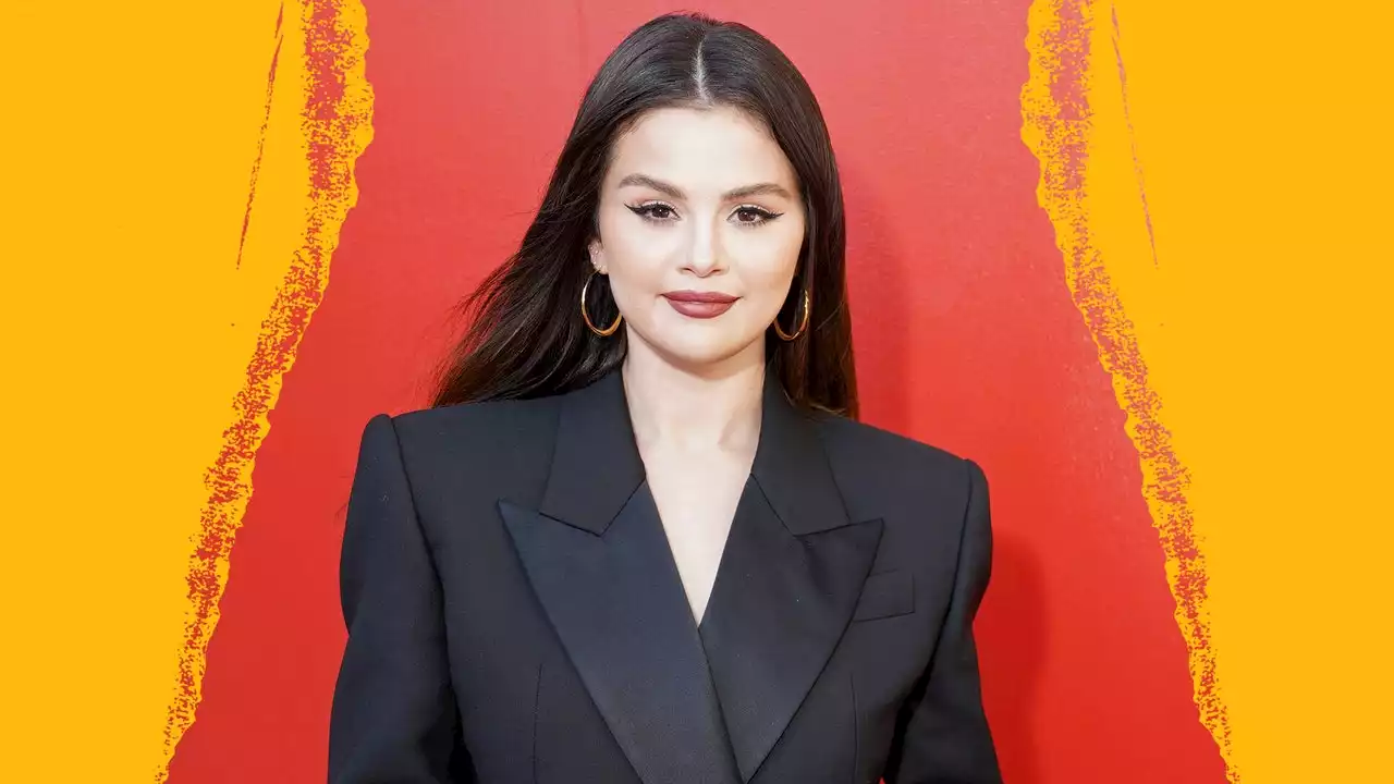 Watch Selena Gomez slather her face with foundation in the name of TikTok