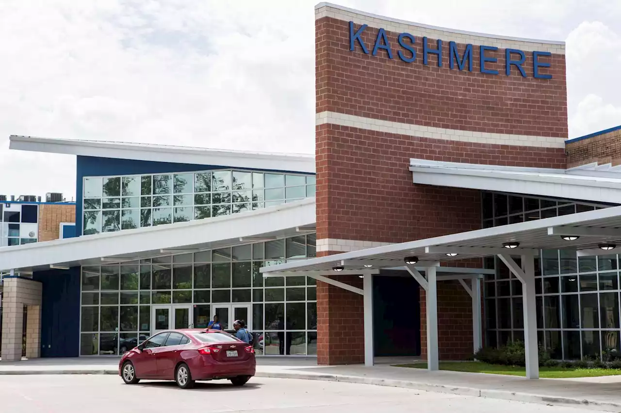 Kashmere HS teacher reassigned after students allege he bit, hit them with tennis racket during class