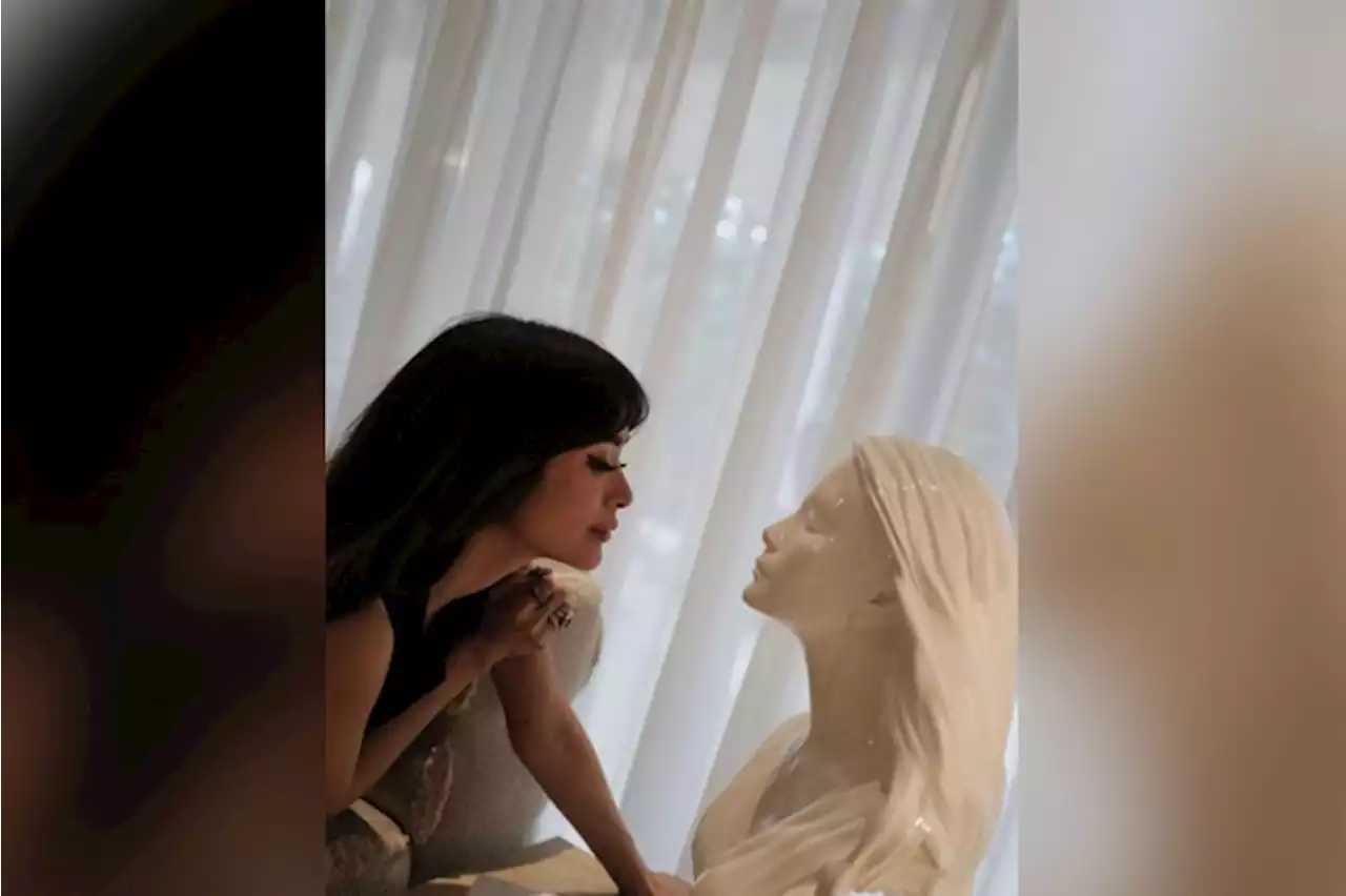 How Chiz Escudero traced bday gift for Heart Evangelista, her 2007 face cast