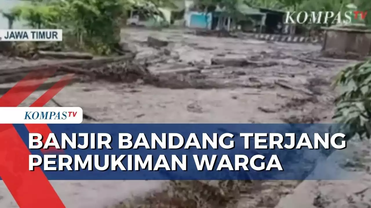 Panik, Banjir Bandang Bawa Material Kayu dan Bambu Terjang Permukiman Warga Bondowoso!