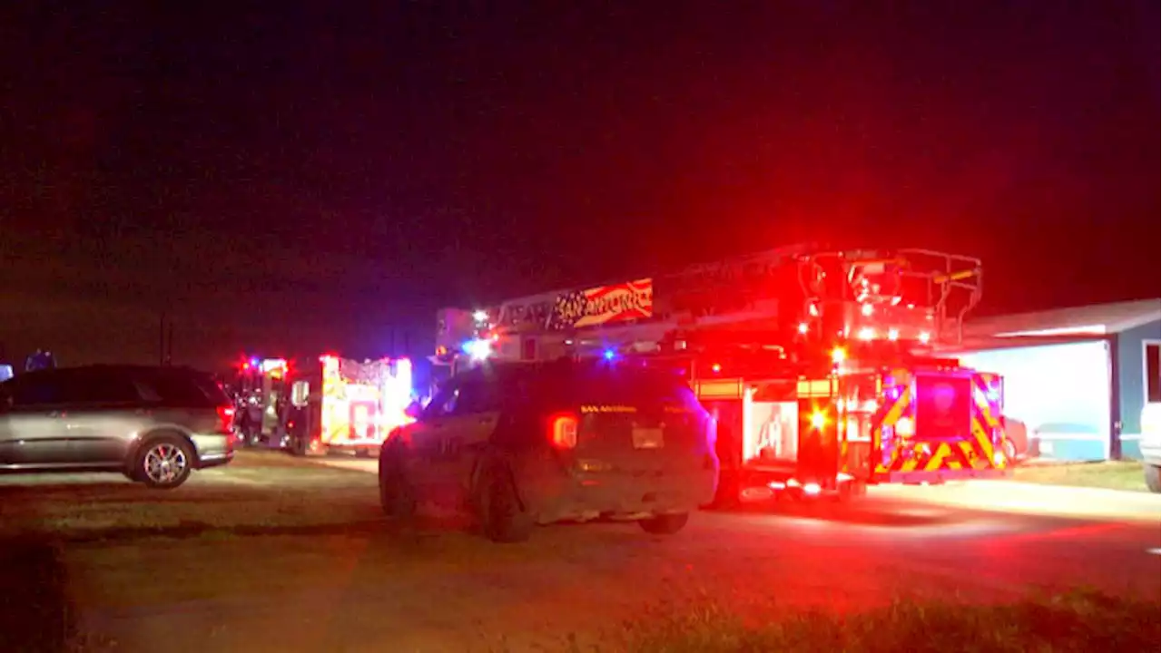 5 people displaced after mobile home fire on South Side