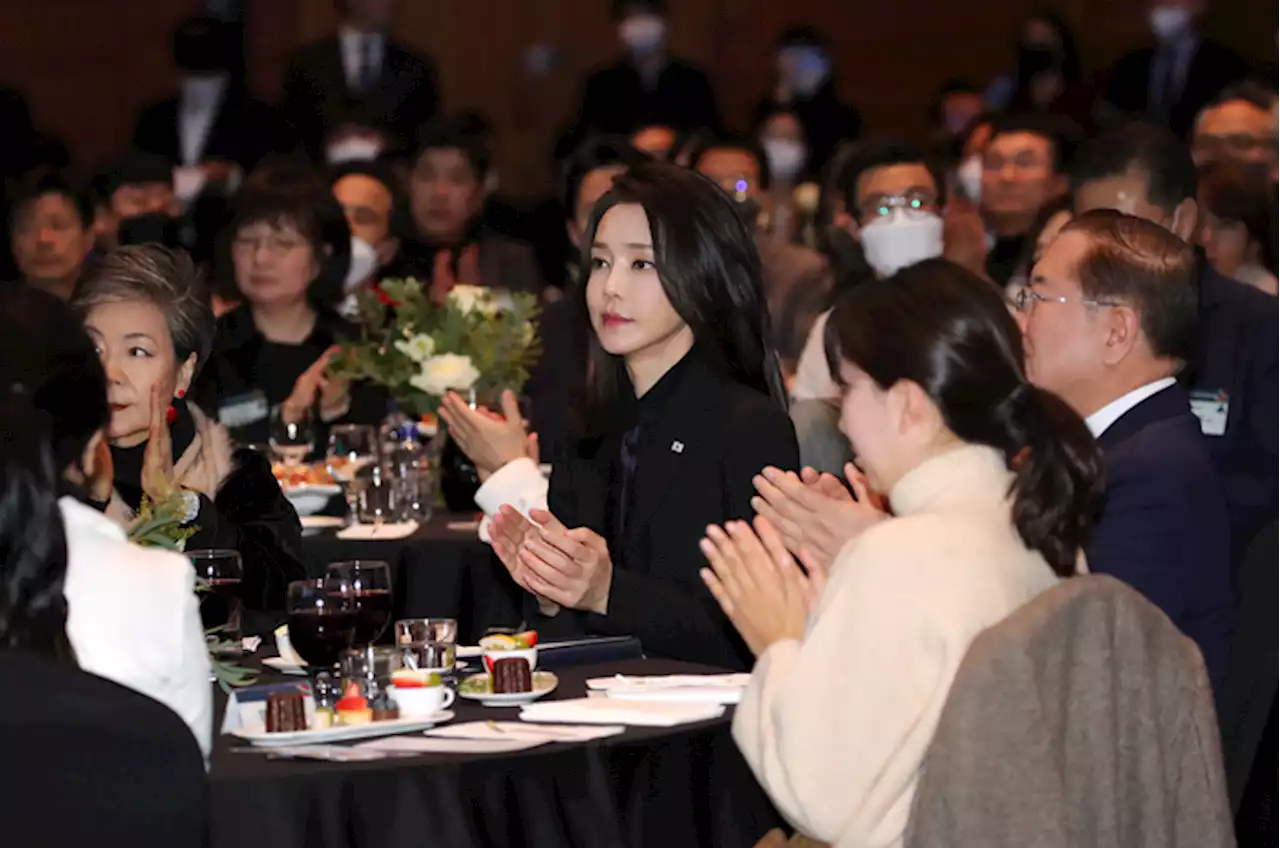 김건희 계좌 거래 48건 ‘위법’ 판단···검찰, 김 여사 조사 안하나 못하나