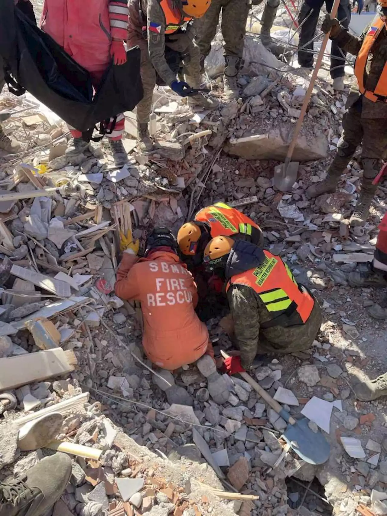 PH responders find sign of life, dead people, mutilated body parts under Turkiye quake rubble