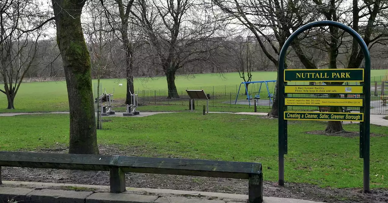 Man 'tries to grab child' in park before fleeing