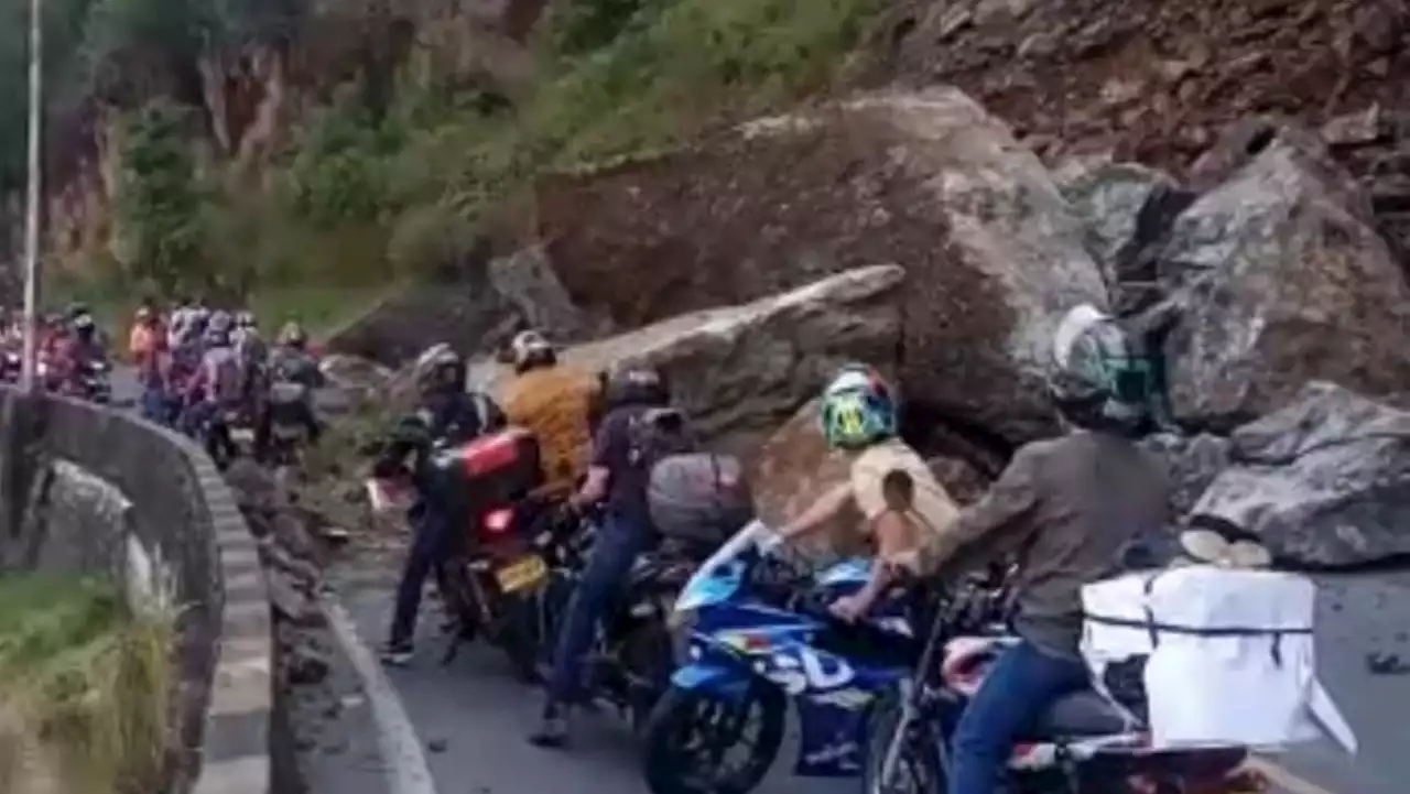 [VIDEO] No hay paso, reportan derrumbe a la altura del sector ‘Vuelta del Cerezo’ en Cali